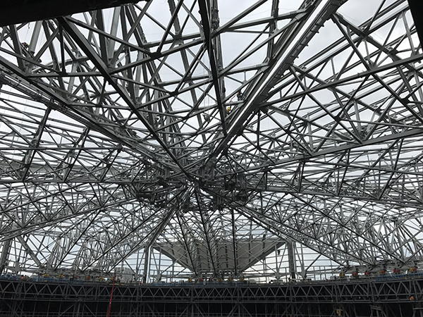 Utilizing Technology, Expertise and Communication for Better Connection Design Outcomes 3 Mercedes Benz Stadium has a retractable roof with movable pieces, almost all HSS