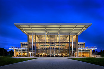 Leaning on HSS and Cross-Company Collaboration to Achieve Innovative Designs 2 Lewis University Brother James Gaffney Student Center
